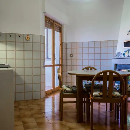 Апартаменты Tranquillita E Relax Grotte di Castro